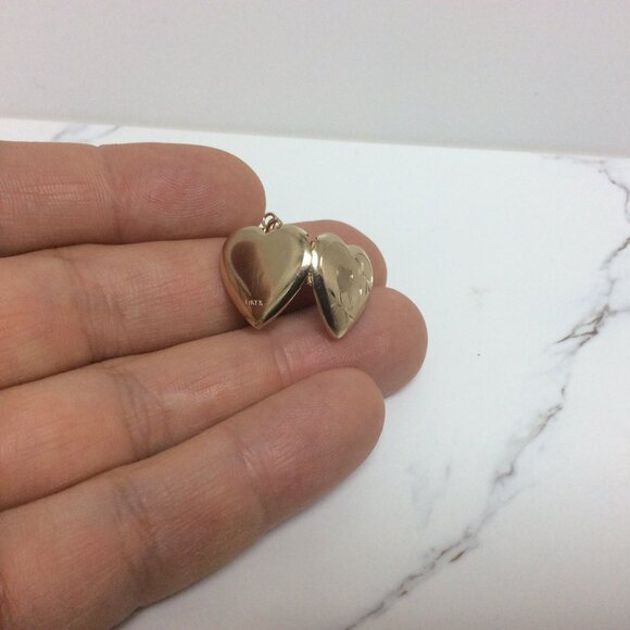 Ladies 14k Yellow Real Gold Heart opening Locket Charm Pendant 2.40 grams - Picture 7 of 9